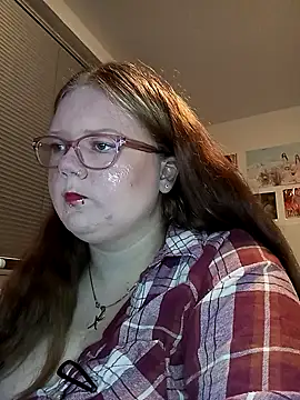 Snapshot of Merle18 chatting on September 2025 06:29:02 PM Merle18 online show from September 2025 06:29:02 PM