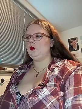 Snapshot of Merle18 chatting on September 2025 05:01:02 PM Merle18 online show from September 2025 05:01:02 PM