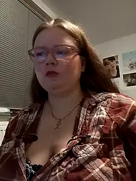 Snapshot of Merle18 chatting on September 2025 08:54:01 PM Merle18 online show from September 2025 08:54:01 PM