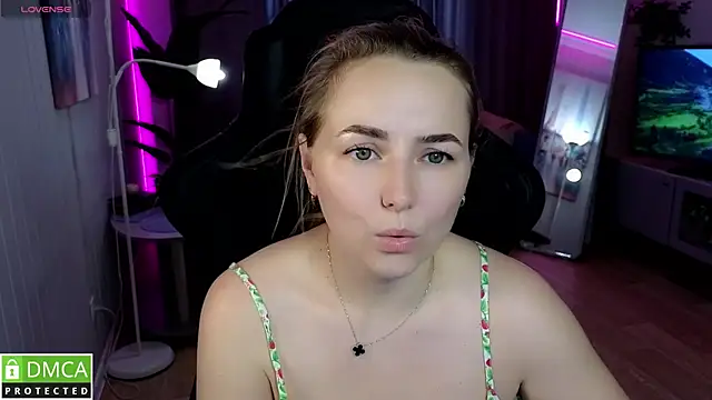 Snapshot of Mira_Mermayd chatting on June 2026 08:18:01 AM Mira Mermayd online show from June 2026 08:18:01 AM