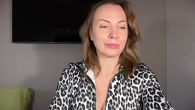 RachellAmazing online show from November 2025 01:32:02 PM