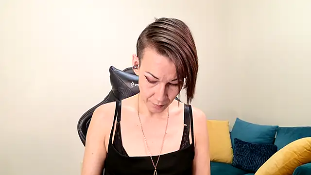 EveEnigma online show from February 2025 01:27:02 PM