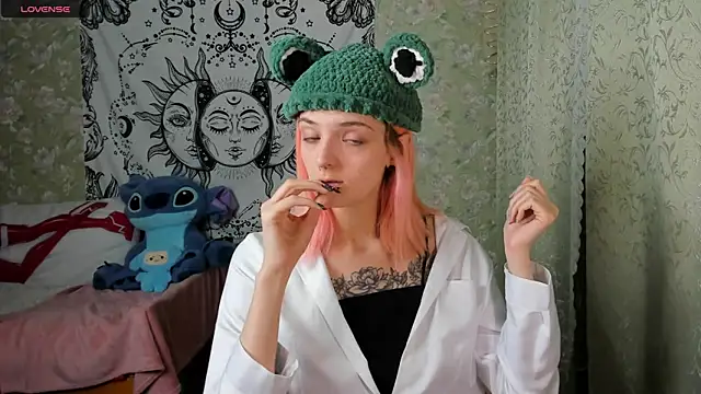 Cutie Adelia online show from January 2025 01:04:01 PM