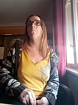 Dettybitch40 online show from October 2025 08:33:02 AM