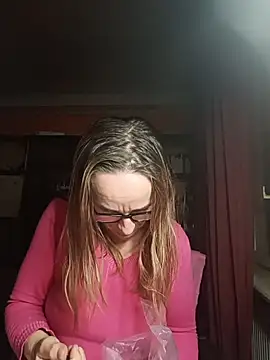 Dettybitch40 online show from November 2025 04:18:01 PM