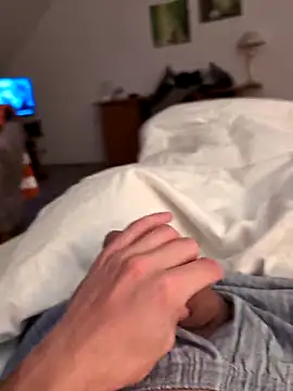 Snapshot of jungerbummser23 chatting on November 2025 08:43:01 PM jungerbummser23 online show from November 2025 08:43:01 PM