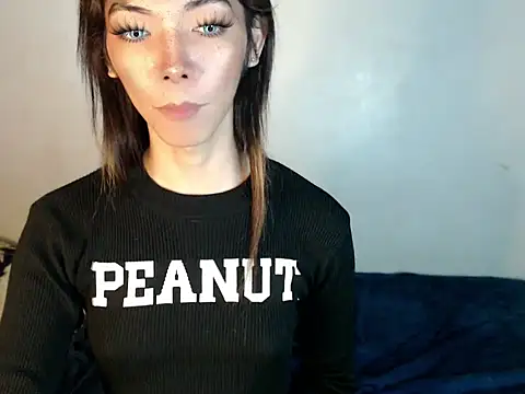 Snapshot of perly_169 chatting on December 2024 11:42:02 PM perly 169 online show from December 2024 11:42:02 PM