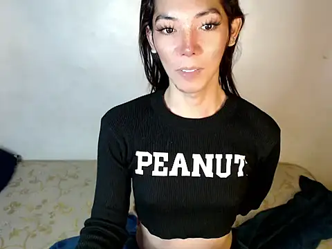 Snapshot of perly_169 chatting on December 2024 10:47:02 PM perly 169 online show from December 2024 10:47:02 PM