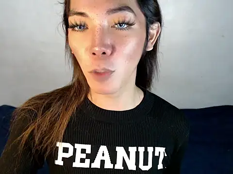 Snapshot of perly_169 chatting on February 2025 01:11:02 PM perly 169 online show from February 2025 01:11:02 PM