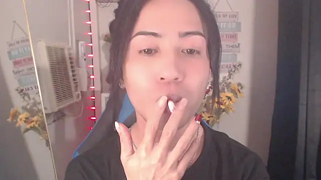 Snapshot of Lemonadexxx chatting on December 2025 05:02:01 AM Lemonadexxx online show from December 2025 05:02:01 AM