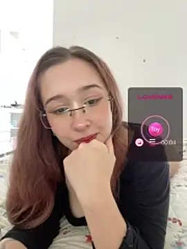 tsuki chan on online show from June 2026 04:33:01 PM
