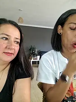 Snapshot of Goldenlace chatting on March 2025 11:30:02 AM Goldenlace online show from March 2025 11:30:02 AM