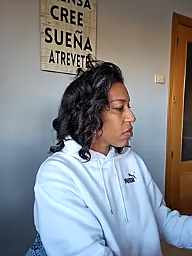 Goldenlace online show from November 2025 10:05:01 AM