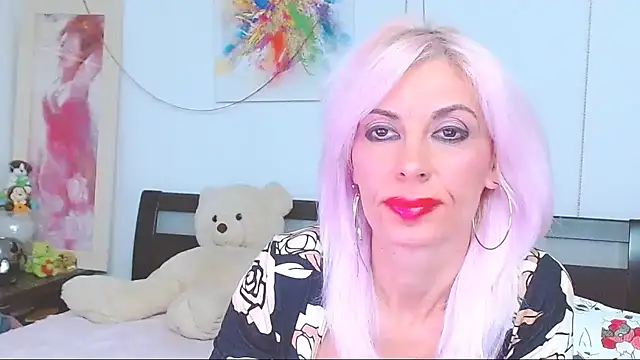 HoneyLara online show from October 2025 04:18:02 PM