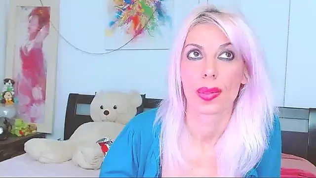 HoneyLara online show from October 2025 10:23:02 PM