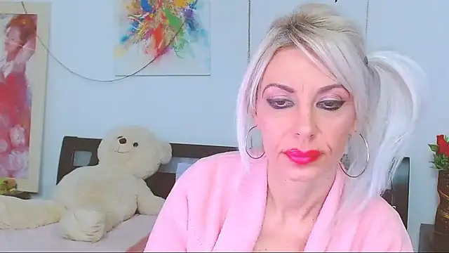 HoneyLara online show from January 2026 12:47:01 AM