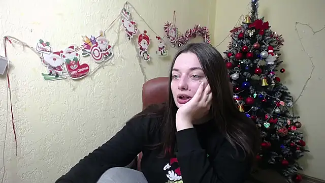 Snapshot of MilanaPrice chatting on December 2024 06:25:01 PM MilanaPrice online show from December 2024 06:25:01 PM