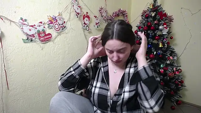 Snapshot of MilanaPrice chatting on December 2024 12:52:02 AM MilanaPrice online show from December 2024 12:52:02 AM