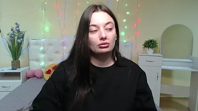 Snapshot of MilanaPrice chatting on January 2025 06:31:01 PM MilanaPrice online show from January 2025 06:31:01 PM