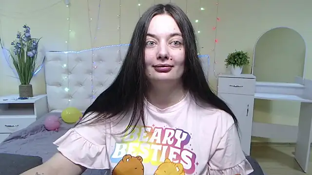 Snapshot of MilanaPrice chatting on January 2025 06:57:01 PM MilanaPrice online show from January 2025 06:57:01 PM