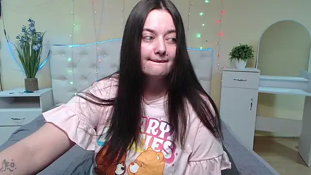 Snapshot of MilanaPrice chatting on January 2025 01:20:01 AM MilanaPrice online show from January 2025 01:20:01 AM