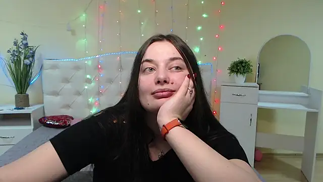 Snapshot of MilanaPrice chatting on January 2025 12:43:02 AM MilanaPrice online show from January 2025 12:43:02 AM