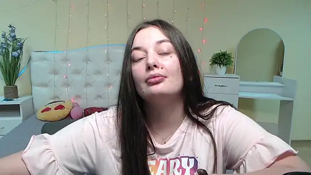 Snapshot of MilanaPrice chatting on January 2025 09:28:01 PM MilanaPrice online show from January 2025 09:28:01 PM