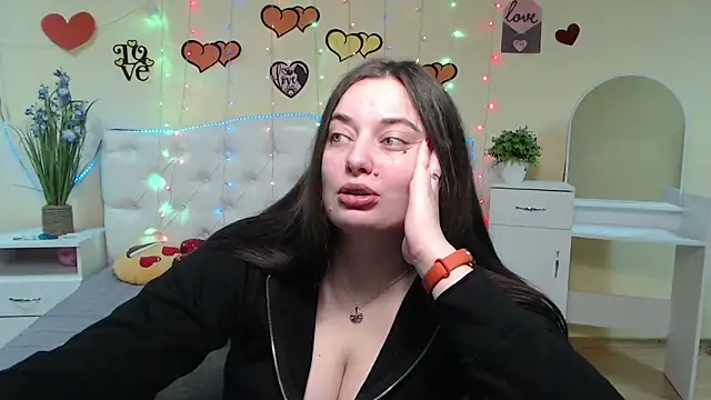 Snapshot of MilanaPrice chatting on February 2025 06:12:01 PM MilanaPrice online show from February 2025 06:12:01 PM