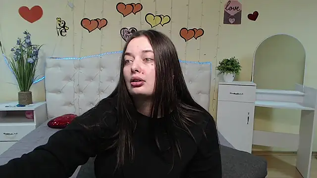Snapshot of MilanaPrice chatting on February 2025 06:35:01 PM MilanaPrice online show from February 2025 06:35:01 PM