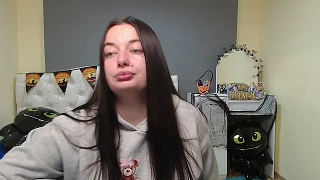 Snapshot of MilanaPrice chatting on October 2025 11:11:01 AM MilanaPrice online show from October 2025 11:11:01 AM