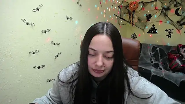 Snapshot of MilanaPrice chatting on October 2025 05:24:01 PM MilanaPrice online show from October 2025 05:24:01 PM