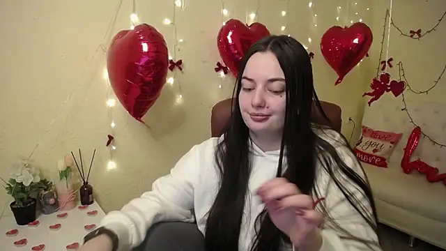 Snapshot of MilanaPrice chatting on February 2026 06:39:02 AM MilanaPrice online show from February 2026 06:39:02 AM