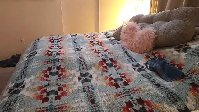 JESS LOVES online show from February 2025 03:12:01 AM