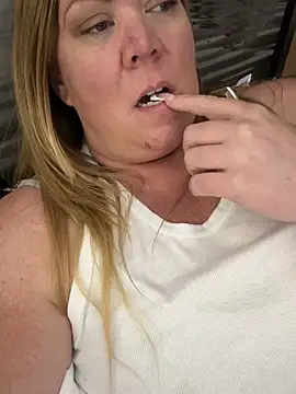 JESS LOVES online show from March 2025 01:43:01 AM