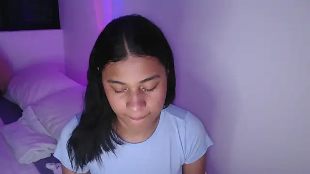 dark enchantress  online show from March 2025 12:05:01 AM