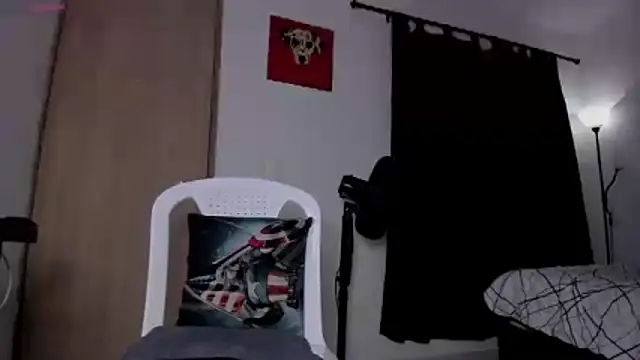 Cloudy pigDude online show from December 2025 06:09:02 AM