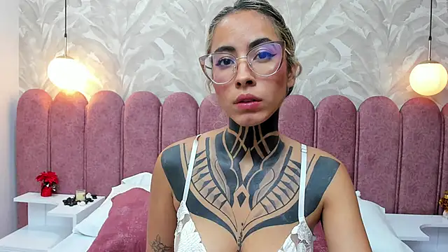 Snapshot of NicoleBlum chatting on January 2025 09:19:02 PM NicoleBlum online show from January 2025 09:19:02 PM