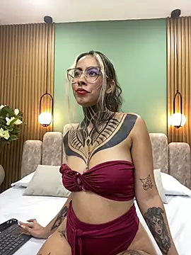 Snapshot of NicoleBlum chatting on March 2025 07:14:01 PM NicoleBlum online show from March 2025 07:14:01 PM