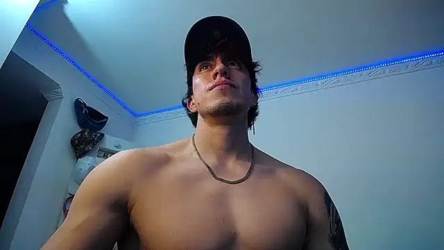 Snapshot of strongboy_ chatting on January 2025 12:54:01 AM strongboy online show from January 2025 12:54:01 AM