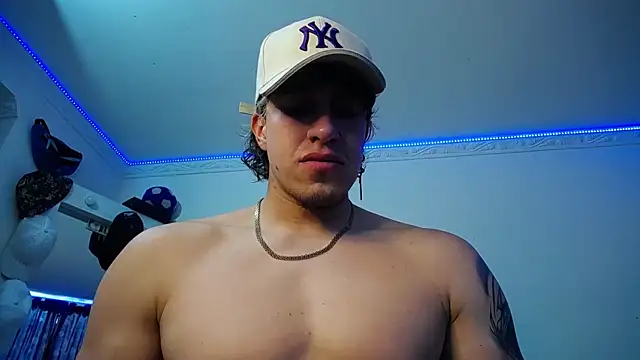 Snapshot of strongboy_ chatting on September 2025 06:53:01 PM strongboy online show from September 2025 06:53:01 PM