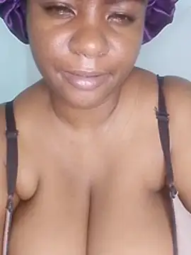 Snapshot of bigtitssxx chatting on April 2026 08:29:02 AM bigtitssxx online show from April 2026 08:29:02 AM