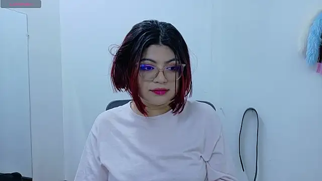 Catwhite  online show from March 2025 01:45:01 PM