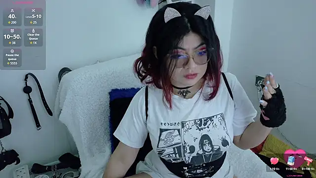 Catwhite  online show from September 2025 05:25:01 PM