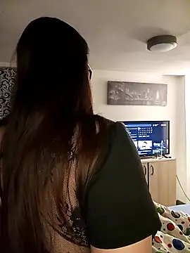 Snapshot of AriaRussell chatting on March 2026 03:20:01 AM AriaRussell online show from March 2026 03:20:01 AM