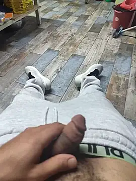 Snapshot of By_izmirli3535 chatting on October 2025 12:43:02 AM By izmirli3535 online show from October 2025 12:43:02 AM