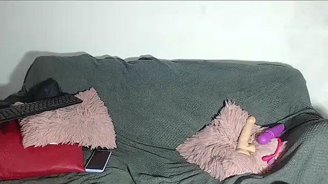 Snapshot of JulianaFoster chatting on September 2025 02:12:02 AM JulianaFoster online show from September 2025 02:12:02 AM