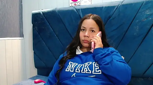 EmilyQueen3x online show from March 2025 04:29:02 PM