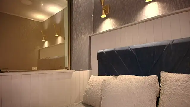 EmilyQueen3x online show from March 2026 02:13:02 PM