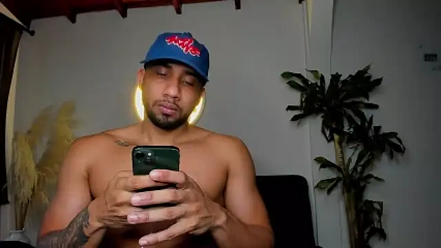 Snapshot of chriswest05 chatting on February 2026 10:37:02 PM chriswest05 online show from February 2026 10:37:02 PM