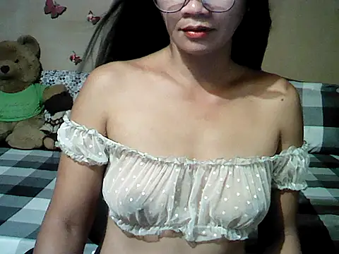 Snapshot of Mia_Rein chatting on June 2026 02:10:01 PM Mia Rein online show from June 2026 02:10:01 PM